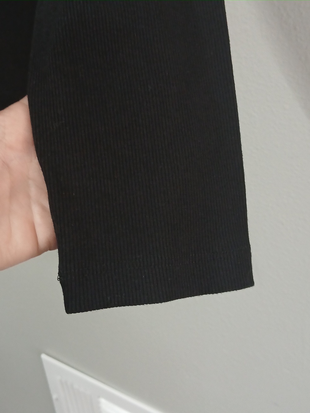 NWT RAFAELLA V Neck Ribbed Black Sweater Size Medium - Picture 7 of 7
